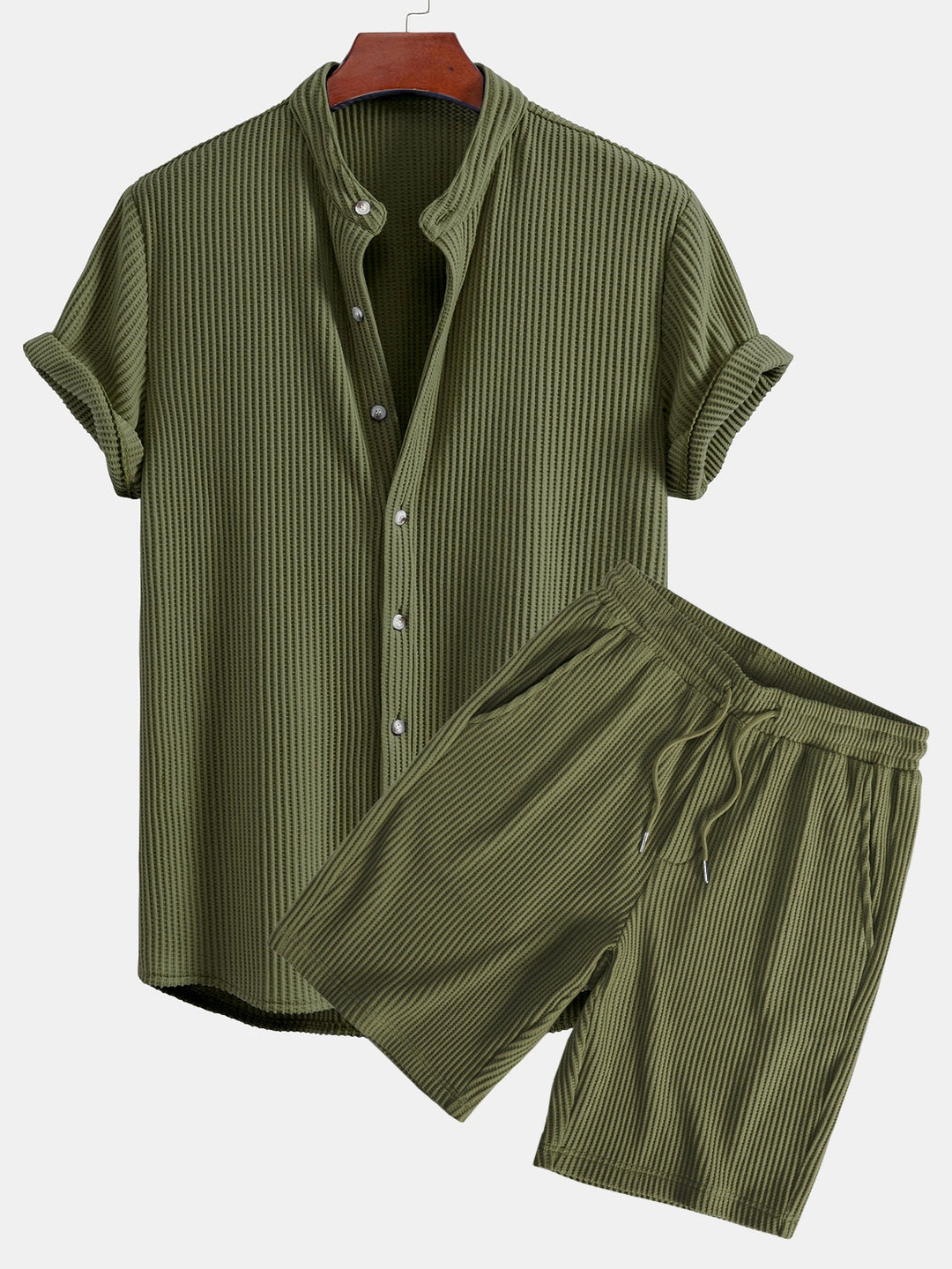 Waffle Slight brownD-collar shirt & waffle shorts with drawstring