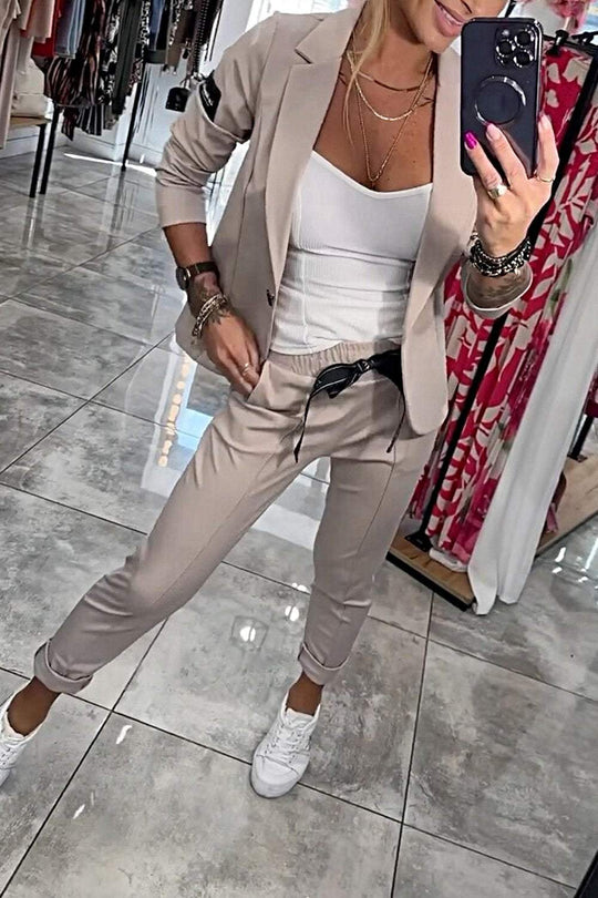 Moxie™ Women's two-piece set, top with jacket and stretch pants