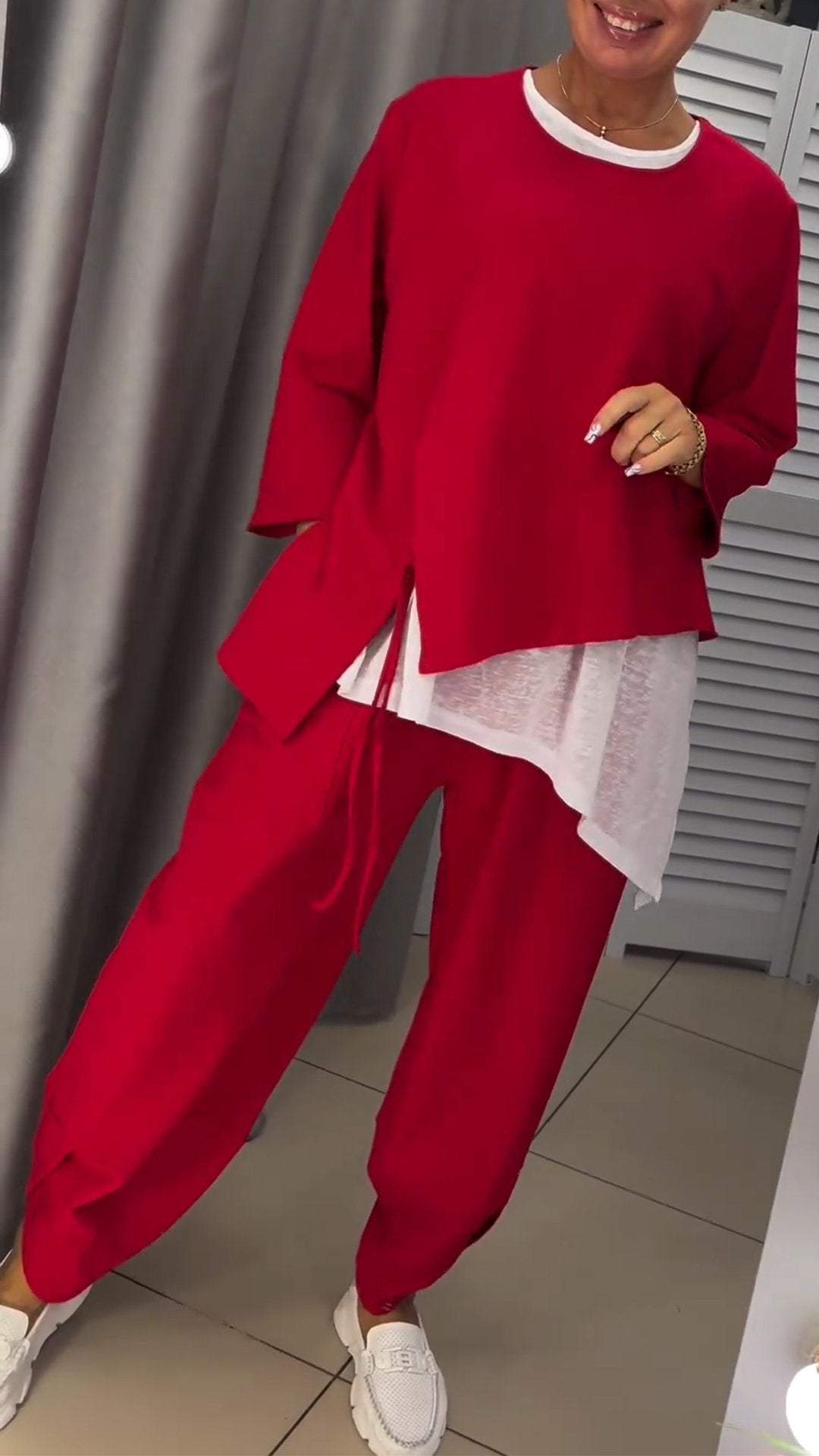 Livia™ Women's Top and Pants Set with Round Neckline
